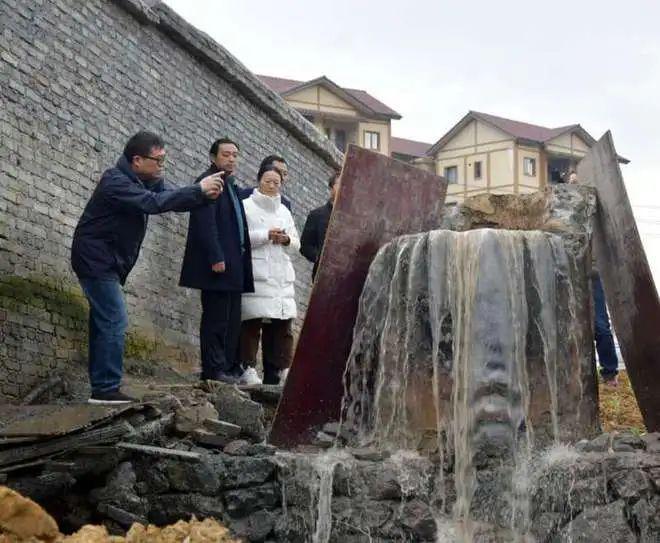 衛(wèi)星有“散光”？洞庭湖被挖2000畝沒(méi)發(fā)現(xiàn)！農(nóng)民蓋個(gè)牛棚逮個(gè)