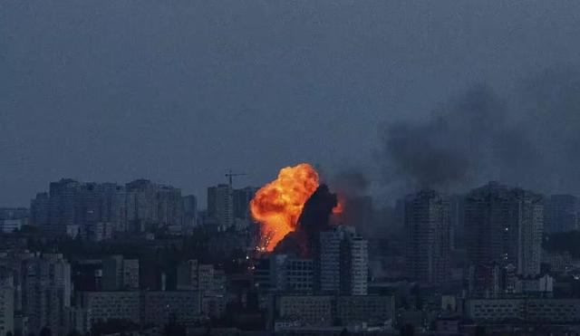 震撼！俄烏沖突再升級(jí)：俄大舉轟炸烏軍工烏全境警報(bào)長(zhǎng)鳴